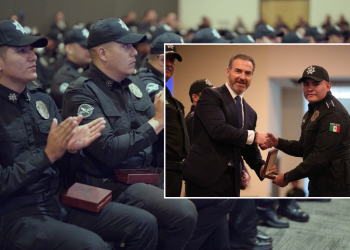 entregan-medallas-a-policías-de-monterrey