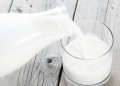 Los verdaderos beneficios de la leche entera en tu dieta diaria