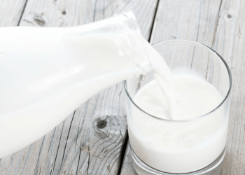 Los verdaderos beneficios de la leche entera en tu dieta diaria