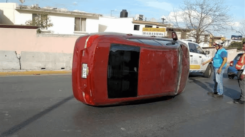 viviendas en la Rotonda de las Casas en proceso de demolición como prevención de accidentes en la rotonda de las casas