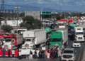 Trabajadores del IMSS bloquean avenida Miguel Alemán - NotiViral