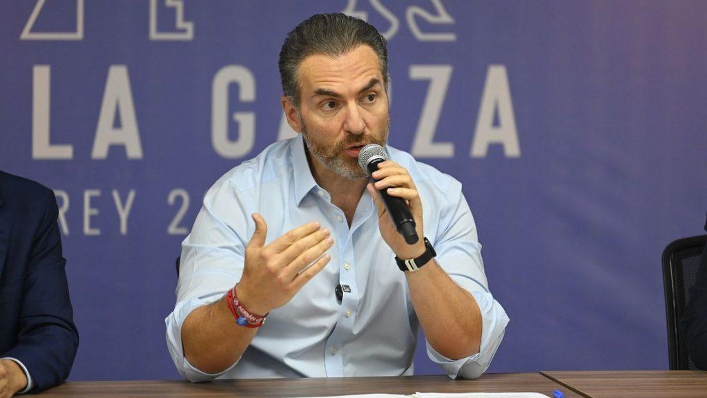 Adrián de la Garza 